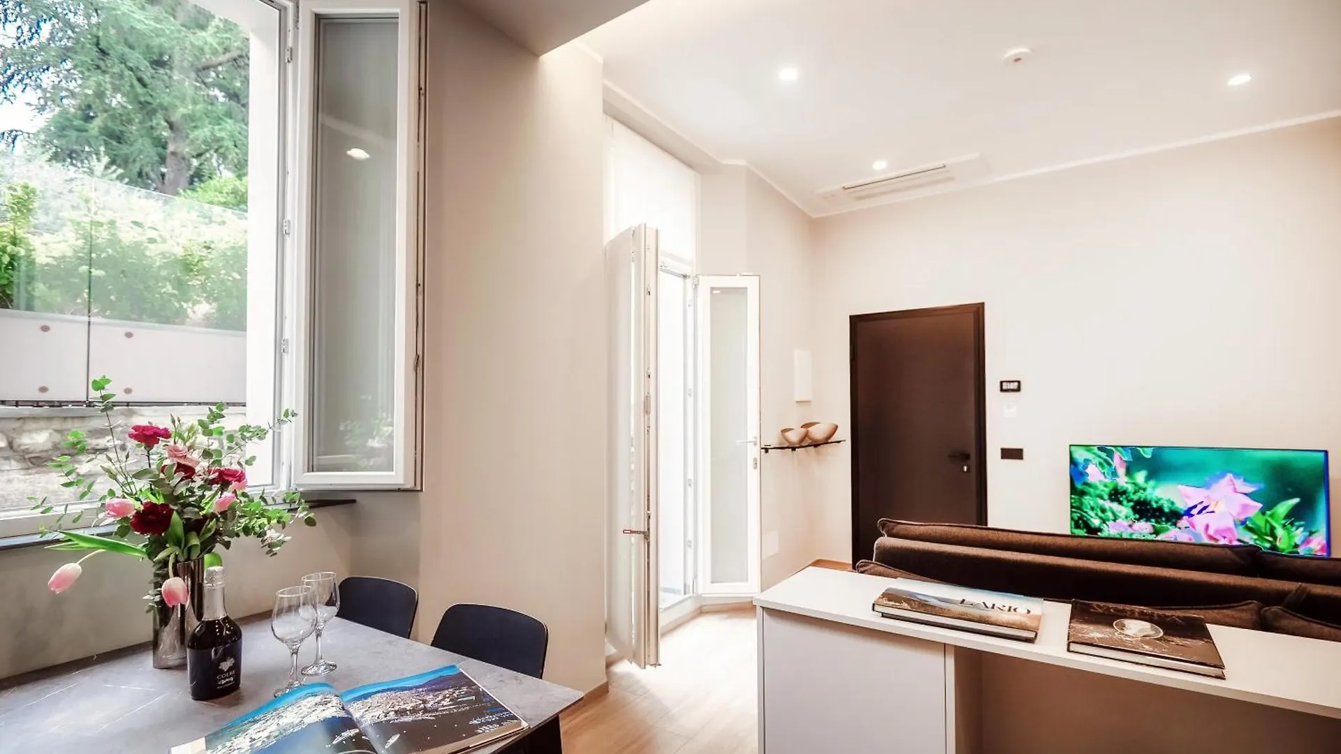Appartamento Breva - Downtown Como - Jacuzzi And Garden 아파트